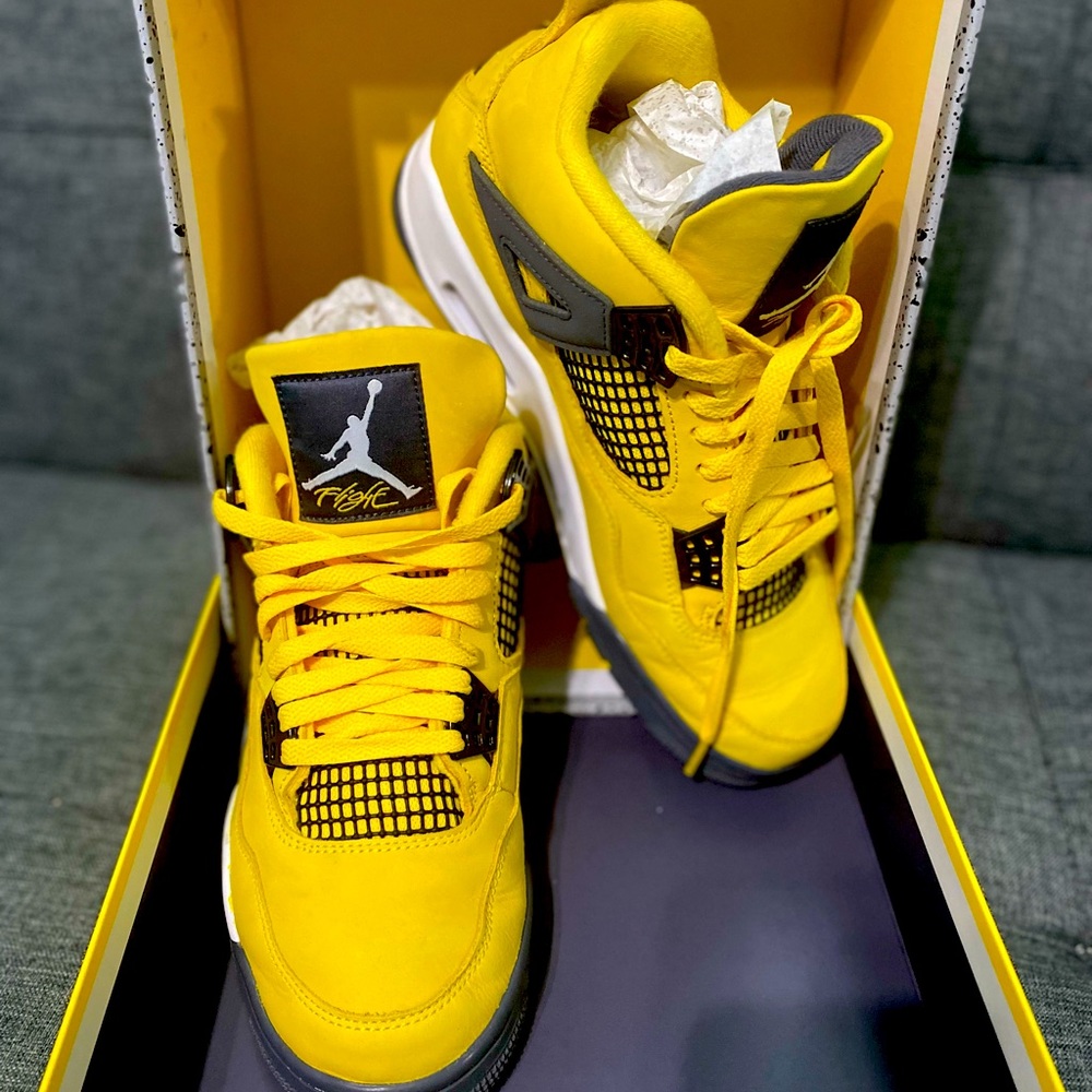 Size 8 Men 9 1/2 women Jordan 4 Retro Lightning 2021